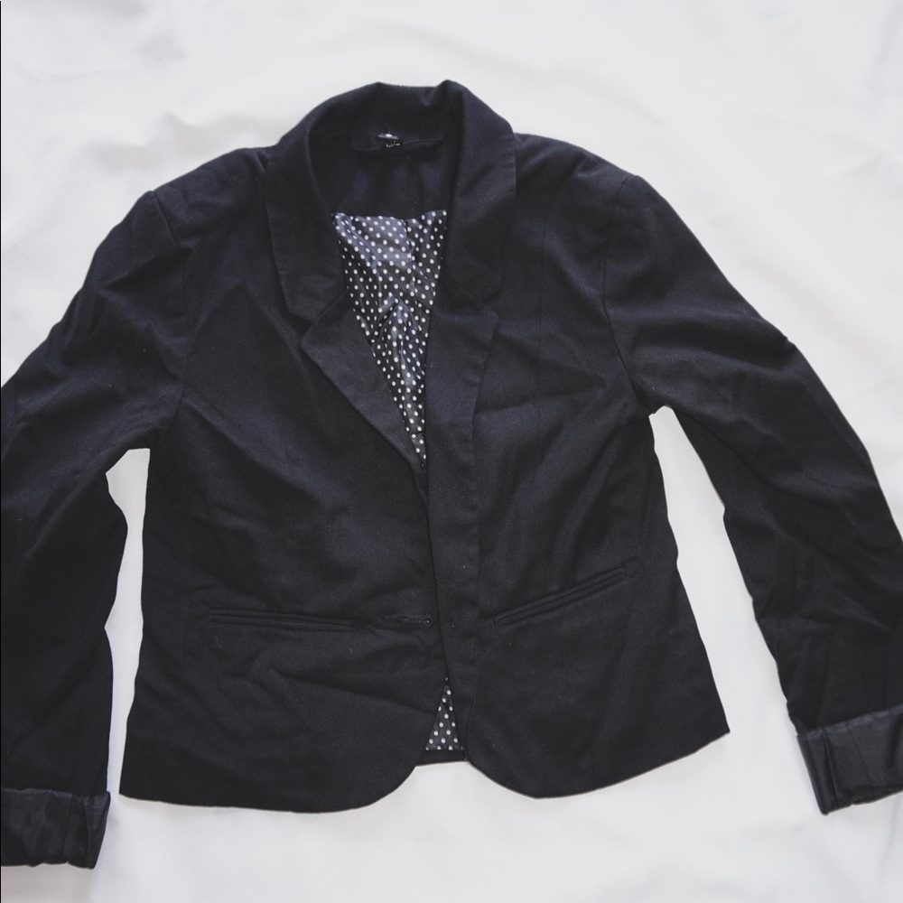 Short black H&M blazer
